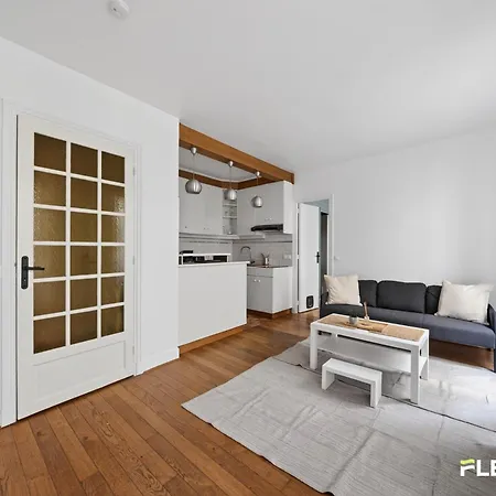 Apartment Bright T2 In The Heart Of The 9th Saint-lazare Station Nearby *