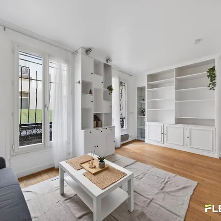 Bright T2 In The Heart Of The 9th Saint-lazare Station Nearby Apartment