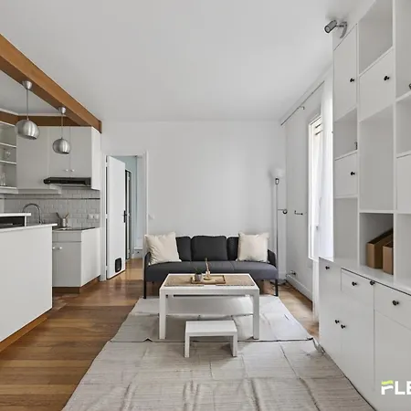 Bright T2 In The Heart Of The 9th Saint-lazare Station Nearby * Paris