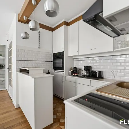 Bright T2 In The Heart Of The 9th Saint-lazare Station Nearby Apartment