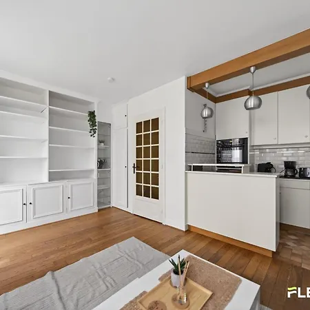 Bright T2 In The Heart Of The 9th Saint-lazare Station Nearby Apartment *