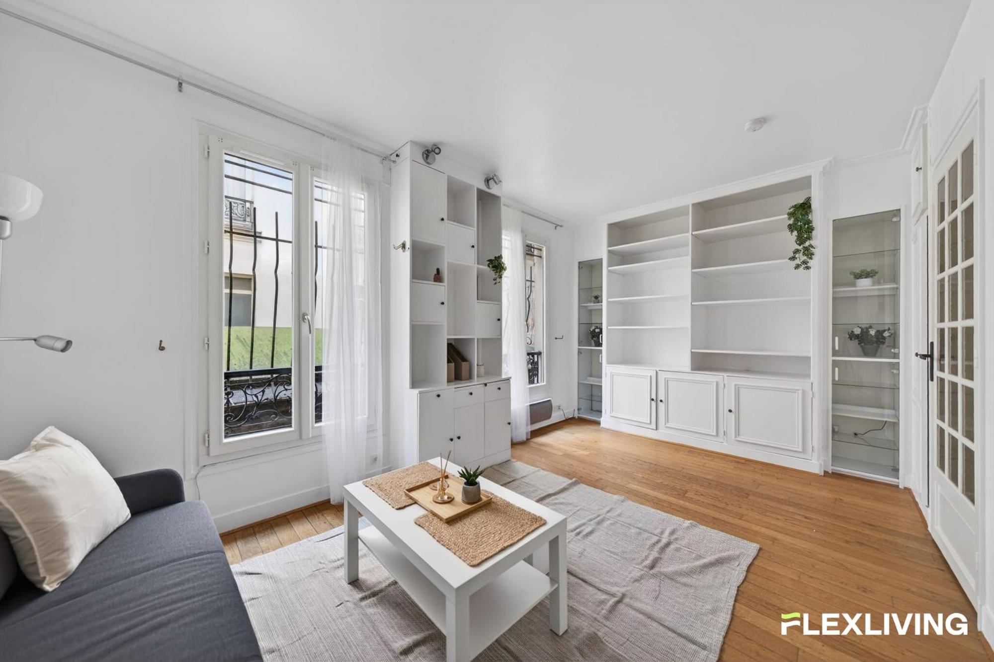 Bright T2 In The Heart Of The 9th Saint-lazare Station Nearby Apartment
